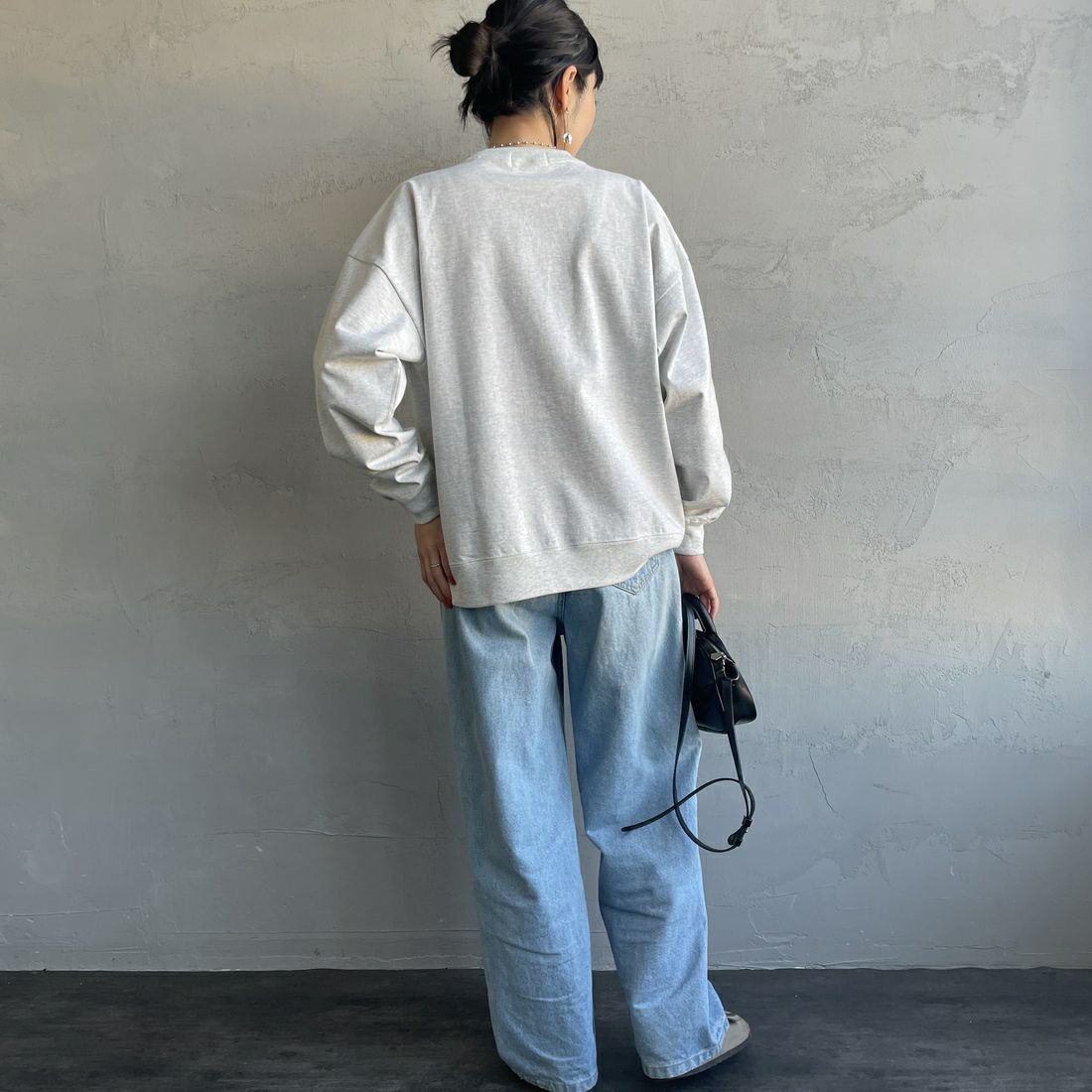 Gymphlex [ジムフレックス] ロゴ刺繍 ロングスリーブTシャツ [GY-C0102HWJ] H.LT.GREY &&モデル身長：160cm 着用サイズ：XS&&