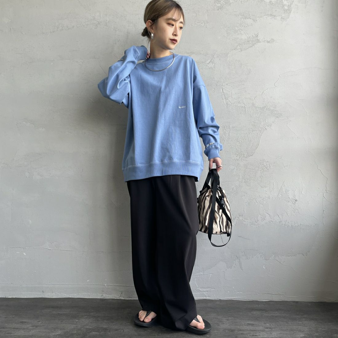 Gymphlex [ジムフレックス] ロゴ刺繍 ロングスリーブTシャツ [GY-C0102HWJ] LT.BLU GRY &&モデル身長：150cm 着用サイズ：XS&&