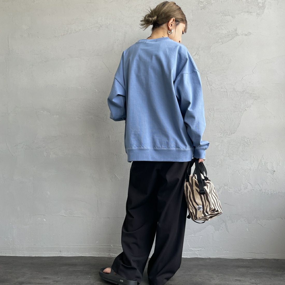 Gymphlex [ジムフレックス] ロゴ刺繍 ロングスリーブTシャツ [GY-C0102HWJ] LT.BLU GRY &&モデル身長：150cm 着用サイズ：XS&&