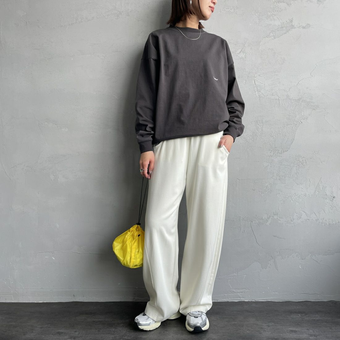 Gymphlex [ジムフレックス] ロゴ刺繍 ロングスリーブTシャツ [GY-C0102HWJ] CHARCOAL &&モデル身長：159cm 着用サイズ：XS&&