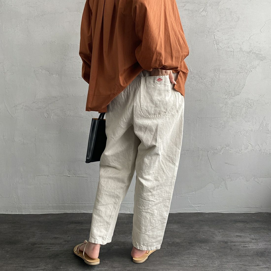 DANTON [ダントン] イージーパンツ [JD-2540KWL] ECRU &&モデル身長：163cm 着用サイズ：36&&