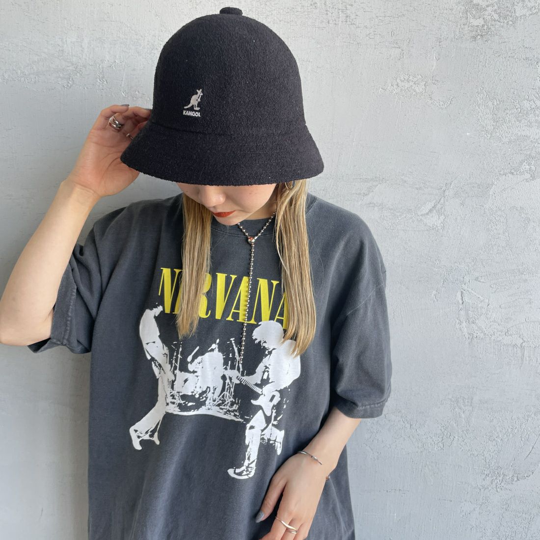 01 BLACK