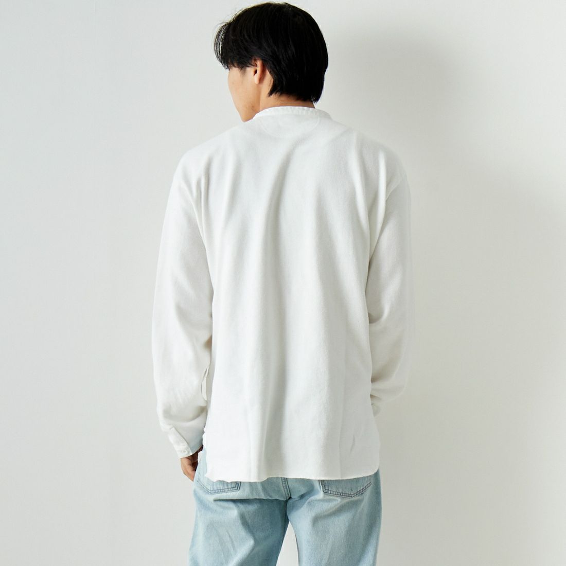 ARMY TWILL SANFORIZED [アーミーツイル サンフォライズド] モスステッチ スリーピングシャツ [AM-2413001] WHITE &&モデル身長：179cm 着用サイズ：L&&