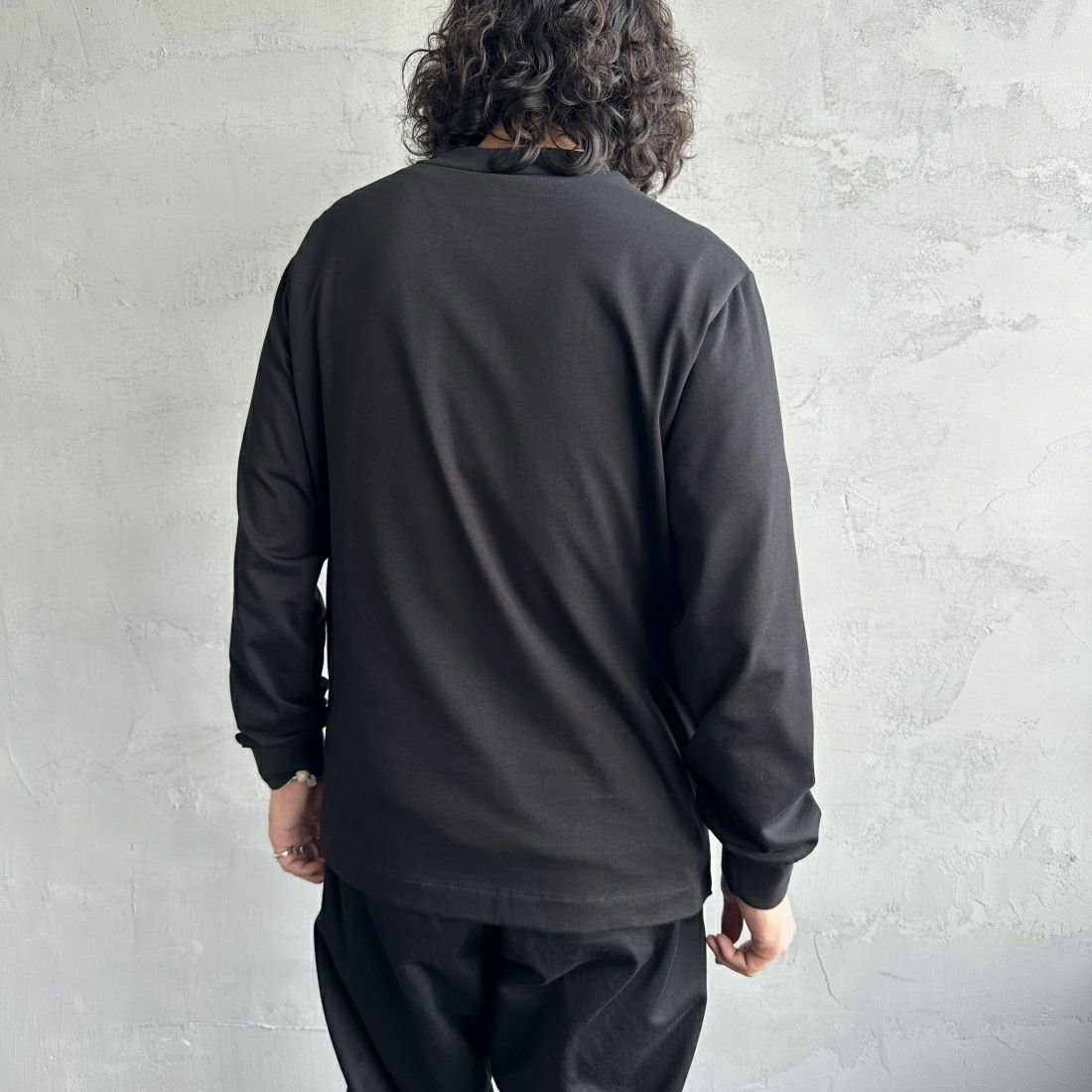 LACOSTE [ラコステ] ベーシックロングスリーブTシャツ [TH5583] 031 BLACK &&モデル身長：173cm 着用サイズ：4&&