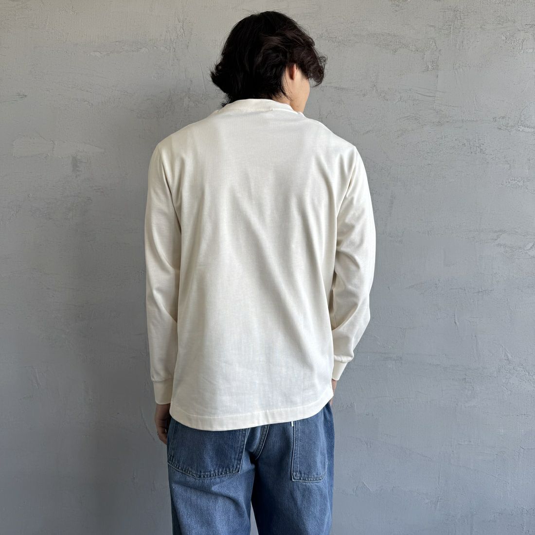 LACOSTE [ラコステ] ベーシックロングスリーブTシャツ [TH5583] XFJ ECRU &&モデル身長：179cm 着用サイズ：4&&