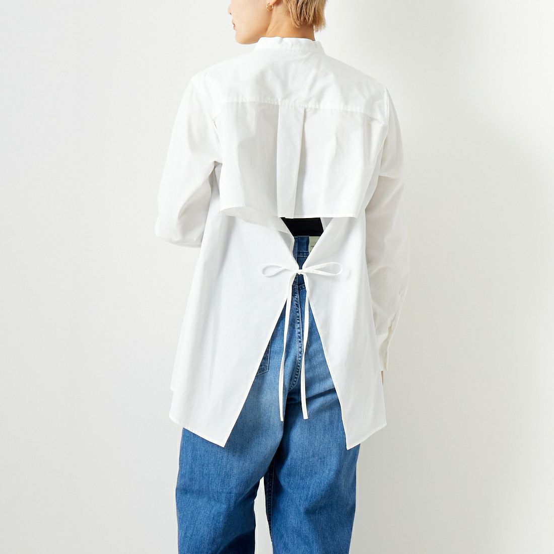 MICA&DEAL [マイカアンドディール] バックドレープリボンブラウス [0124101028] WHITE &&モデル身長：160cm 着用サイズ：F&&