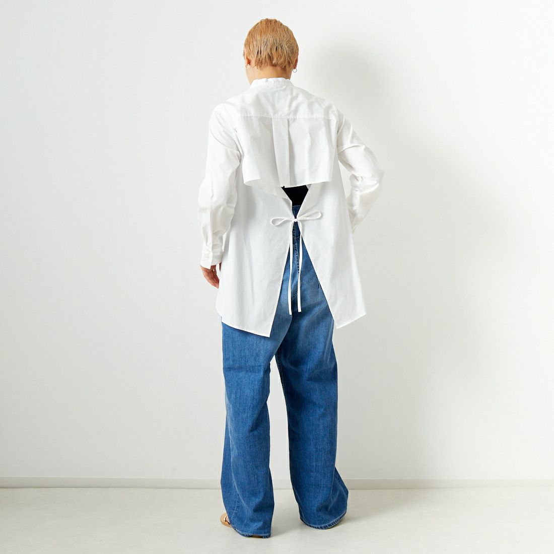 MICA&DEAL [マイカアンドディール] バックドレープリボンブラウス [0124101028] WHITE &&モデル身長：160cm 着用サイズ：F&&