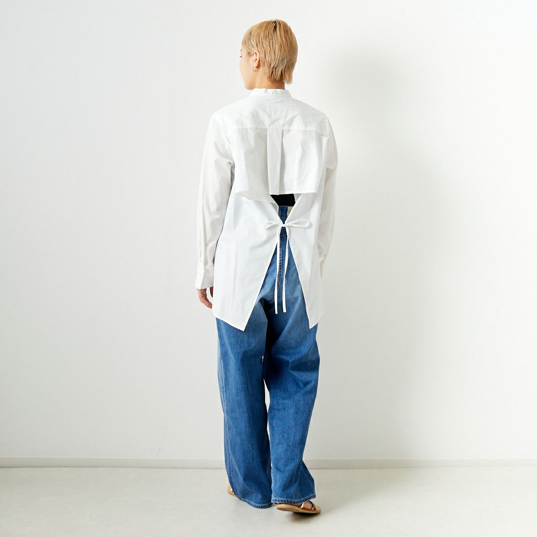 MICA&DEAL [マイカアンドディール] バックドレープリボンブラウス [0124101028] WHITE &&モデル身長：160cm 着用サイズ：F&&