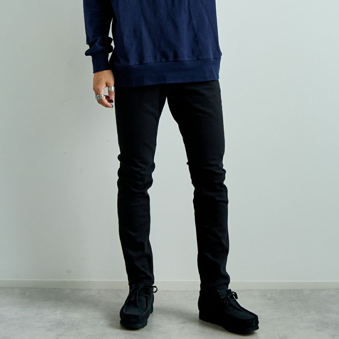 YANUK [ヤヌーク] スリムテーパード VINCENT2/ヴィンセント2 [57241012] BLK &&モデル身長：179cm 着用サイズ：29&&