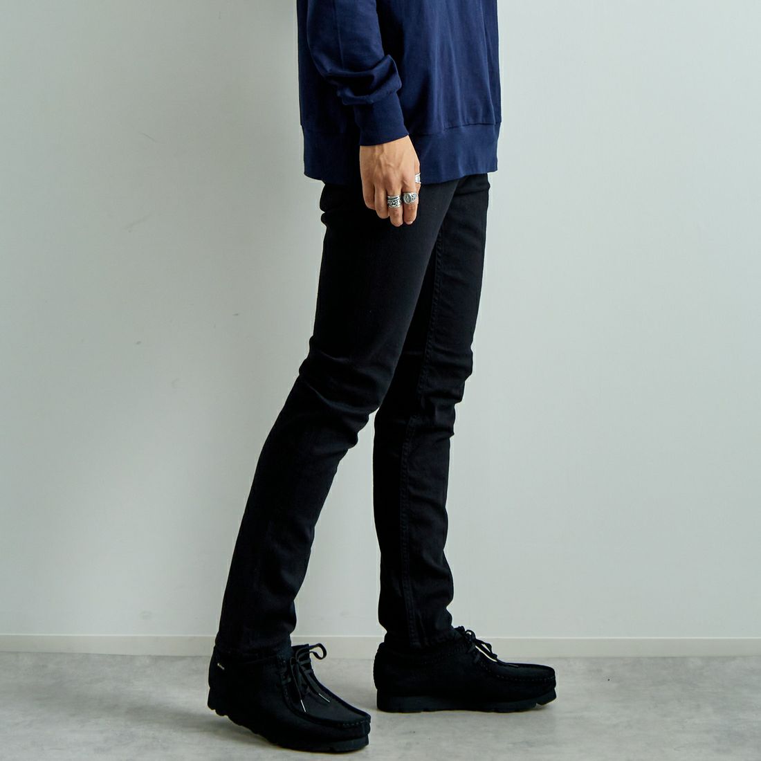 YANUK [ヤヌーク] スリムテーパード VINCENT2/ヴィンセント2 [57241012] BLK &&モデル身長：179cm 着用サイズ：29&&