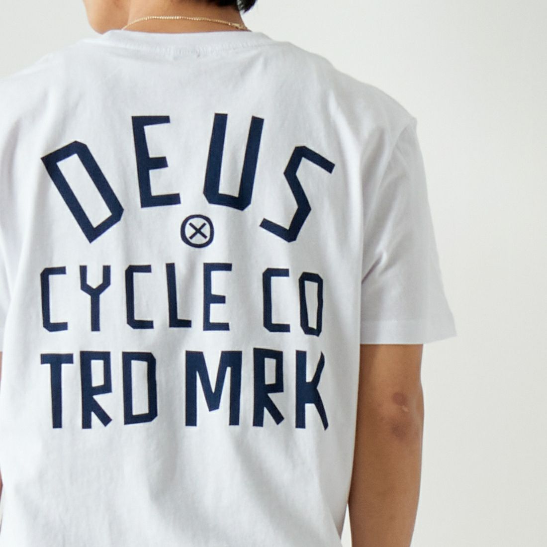 DEUS EX MACHINA [デウス エクス マキナ] PEACES Tシャツ [DMP241438D] WHITE