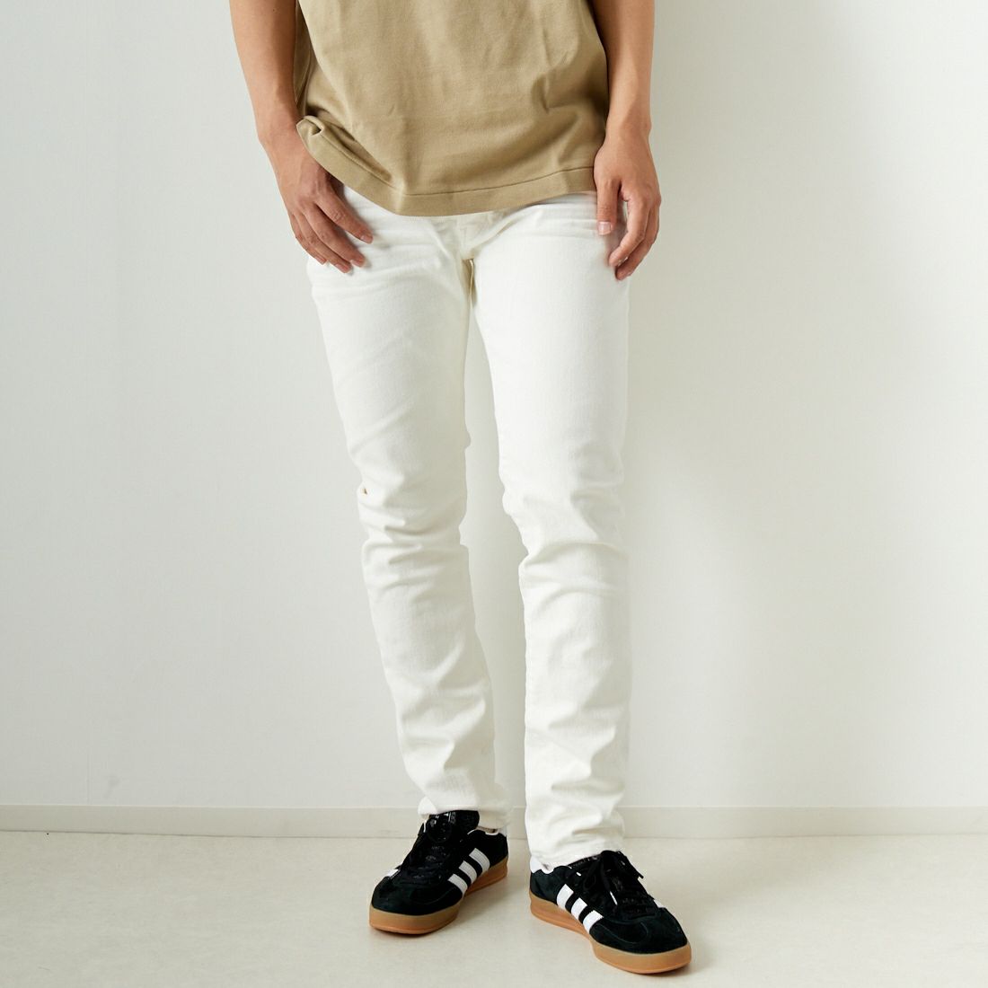 WHITE&&モデル身長：179cm 着用サイズ：31&&