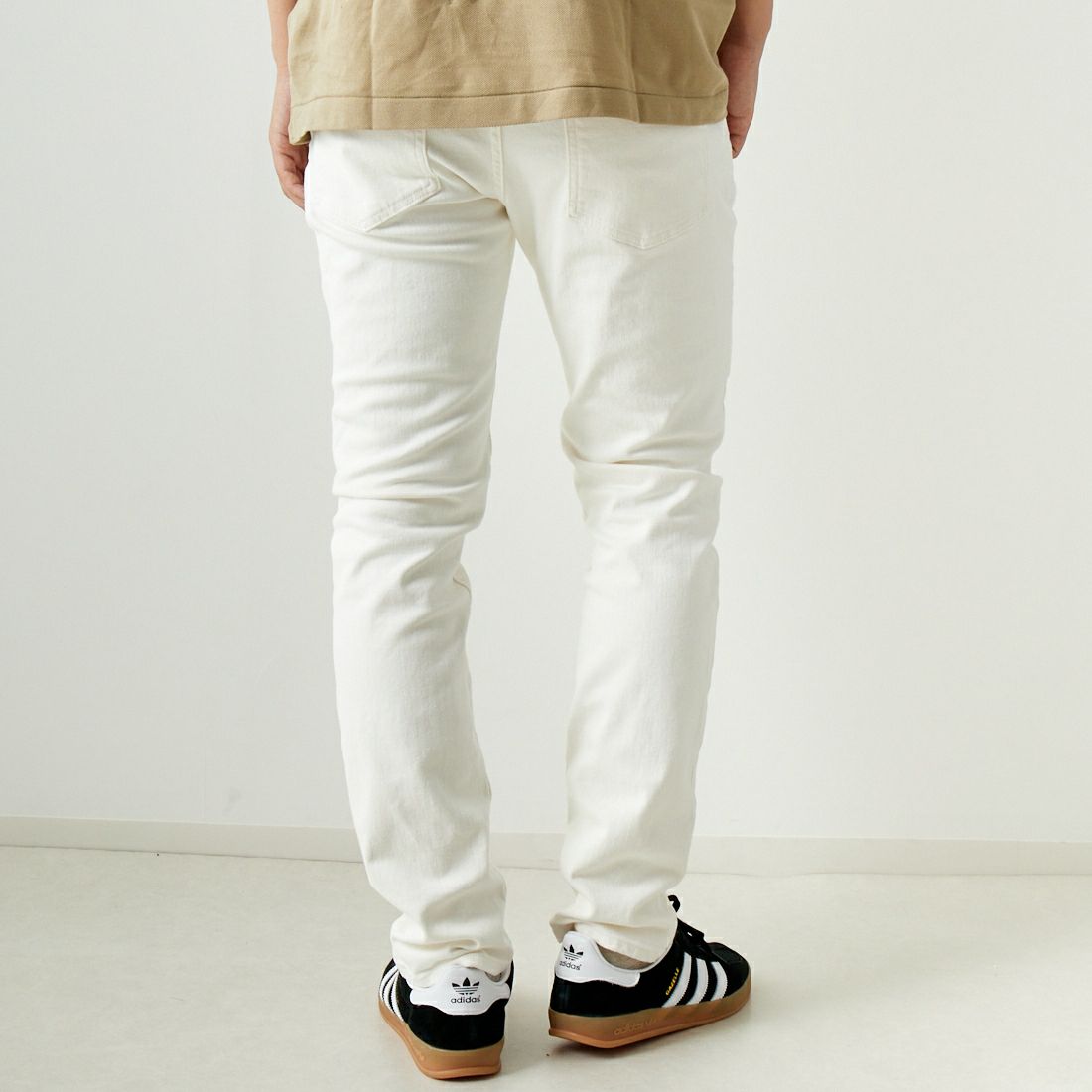 RED CARD TOKYO [レッドカード トーキョー] Rhythm スリムテーパードデニム [55786301WHT] WHITE &&モデル身長：179cm 着用サイズ：31&&