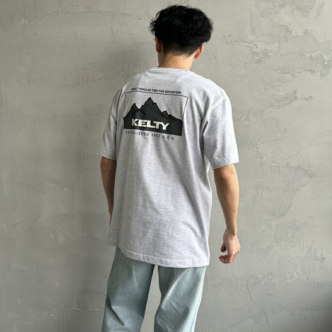 KELTY [ケルティ] 別注 バックプリントTシャツ [KE241W30IN01-JF] ｱｯｼｭ &&モデル身長：168cm 着用サイズ：M&&