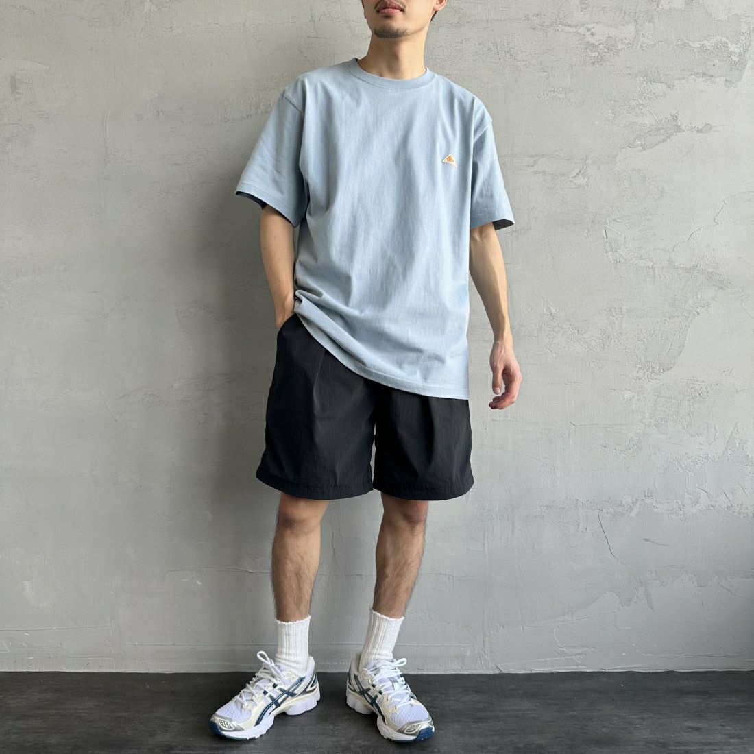 KELTY [ケルティ] 別注 バックプリントTシャツ [KE241W30IN01-JF] ｱｼｯﾄﾞﾌﾞﾙｰ &&モデル身長：168cm 着用サイズ：L&&