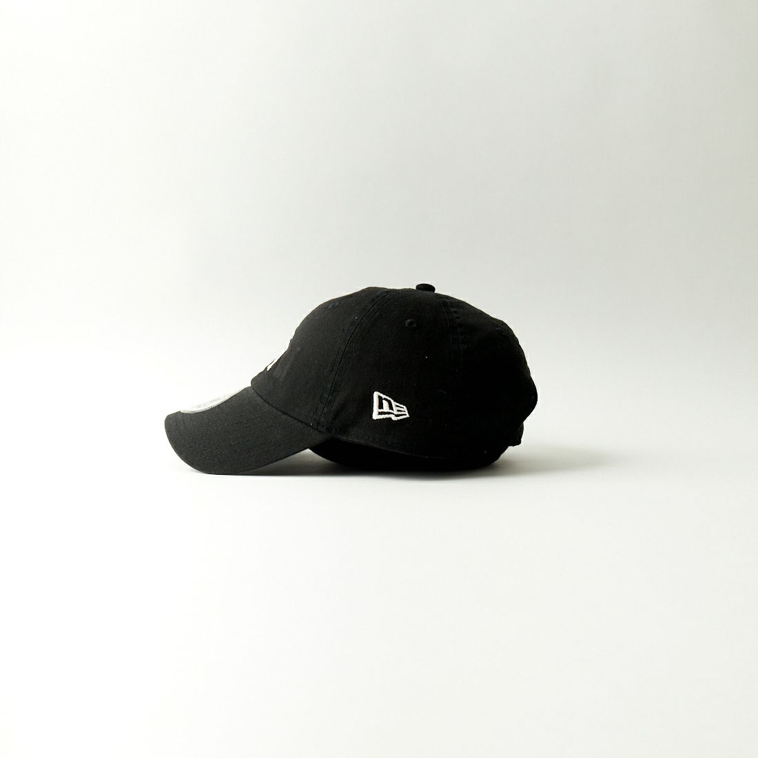 NEW ERA [ニューエラ] カジュアルクラシック シカゴホワイトソックス ミッドロゴキャップ [14109544] BLK