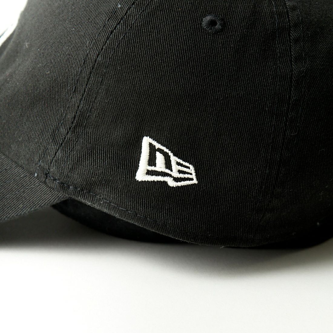 NEW ERA [ニューエラ] カジュアルクラシック シカゴホワイトソックス ミッドロゴキャップ [14109544] BLK