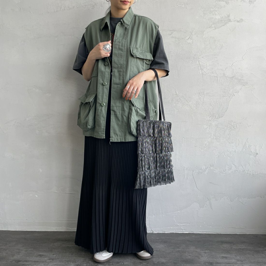 ROTHCO [ロスコ] BDUノースリーブシャツジャケット [BDSH-NOSLEEVE] OLIVE&&モデル身長：156cm 着用サイズ：L&&