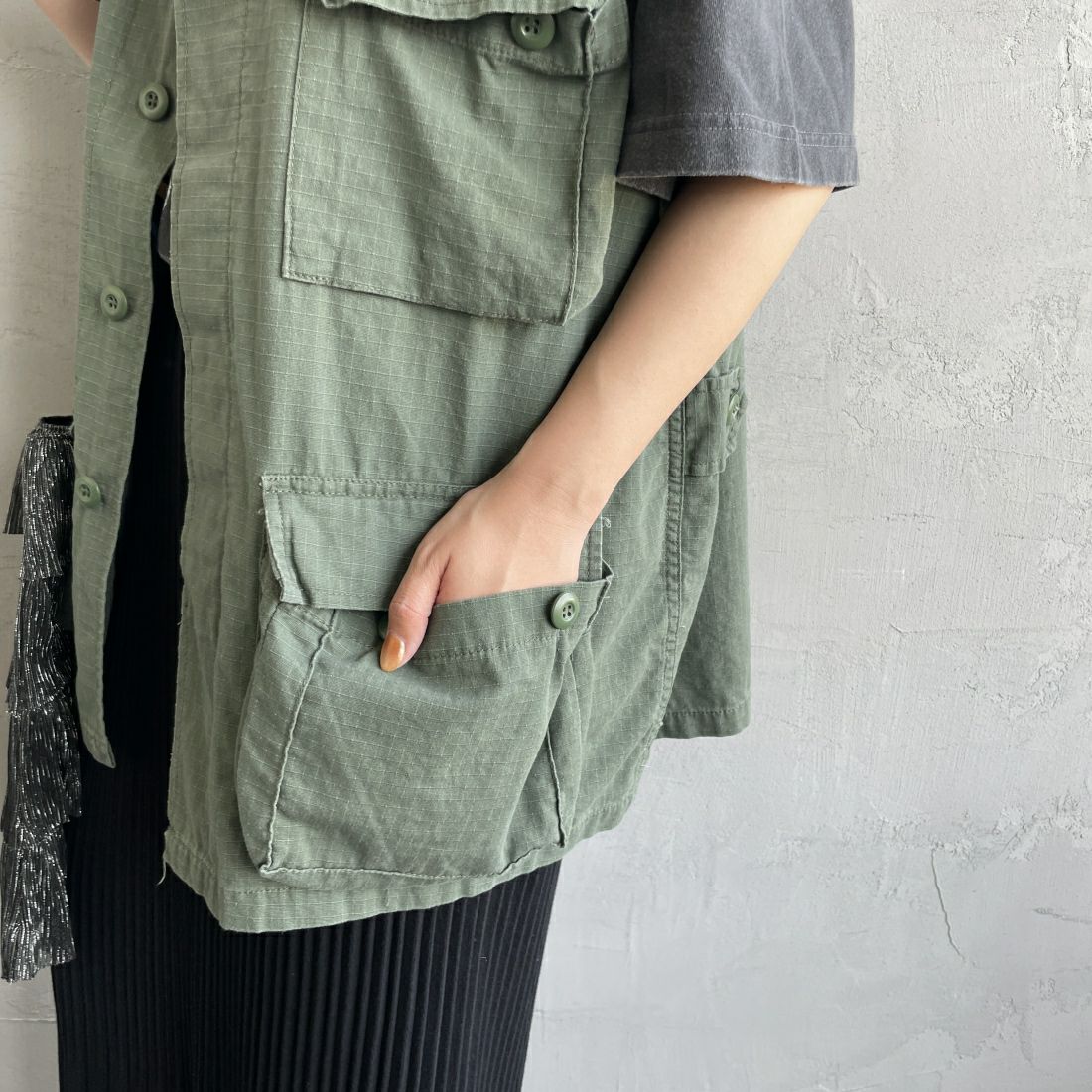 ROTHCO [ロスコ] BDUノースリーブシャツジャケット [BDSH-NOSLEEVE] OLIVE&&モデル身長：156cm 着用サイズ：L&&