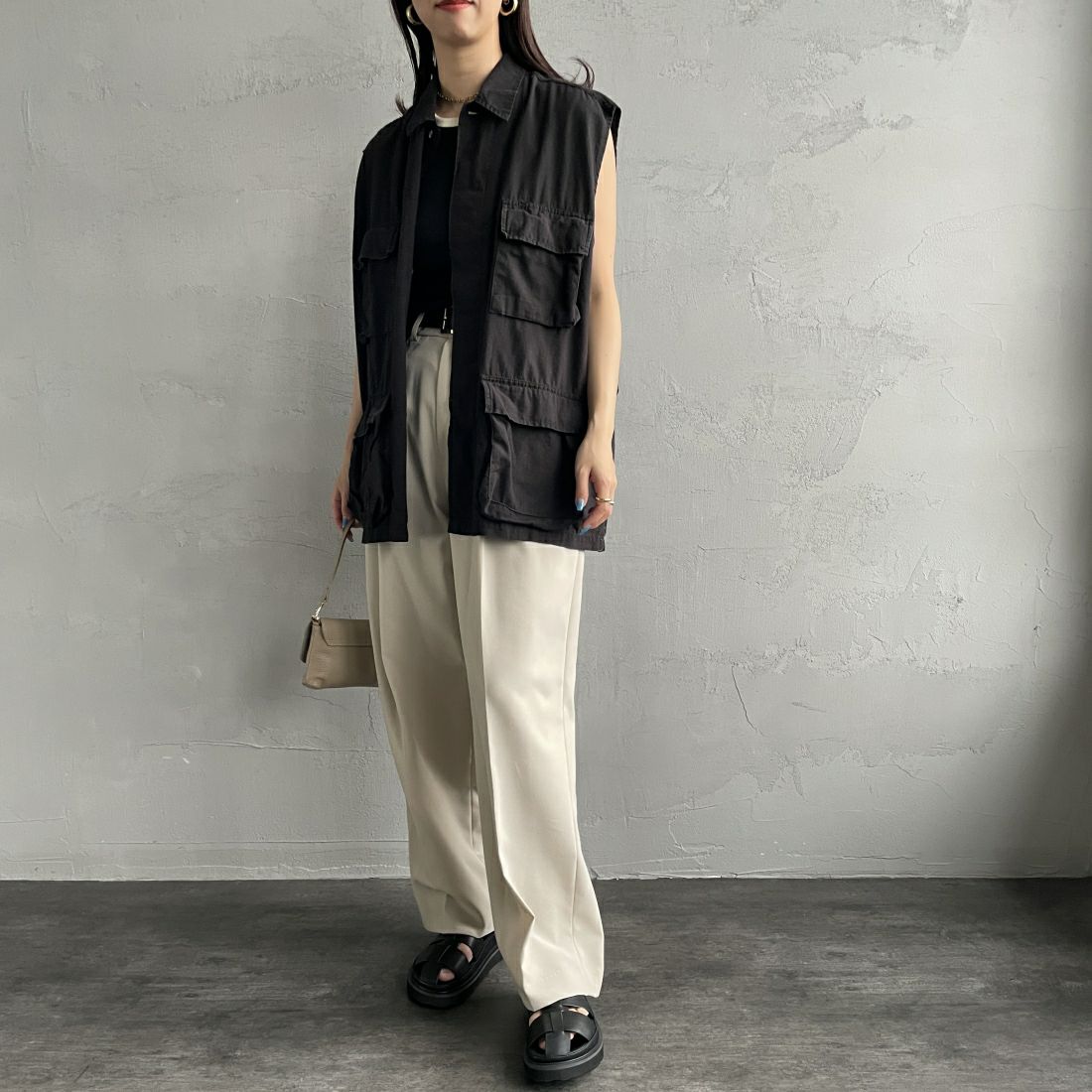 ROTHCO [ロスコ] BDUノースリーブシャツジャケット [BDSH-NOSLEEVE] BLACK&&モデル身長：163cm 着用サイズ：L&&