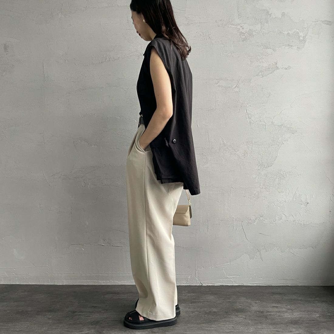 ROTHCO [ロスコ] BDUノースリーブシャツジャケット [BDSH-NOSLEEVE] BLACK&&モデル身長：163cm 着用サイズ：L&&