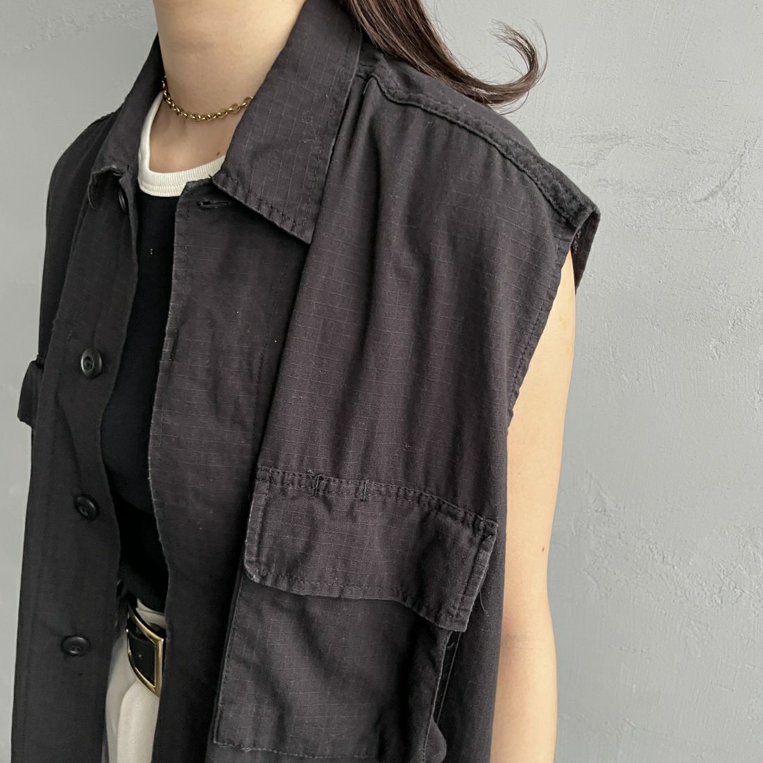 ROTHCO [ロスコ] BDUノースリーブシャツジャケット [BDSH-NOSLEEVE] BLACK&&モデル身長：163cm 着用サイズ：L&&