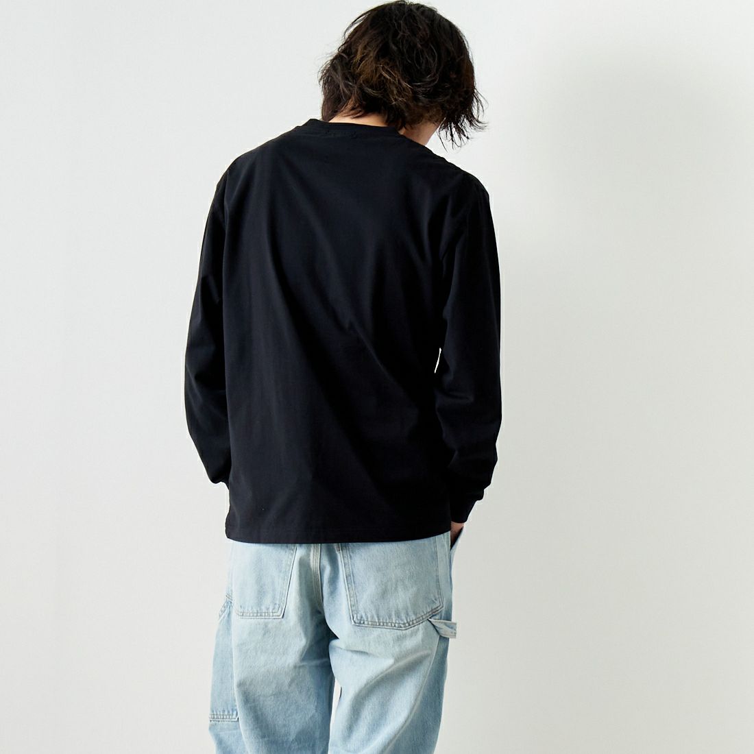 XLARGE [エクストララージ] クルーネック ロングスリーブTシャツ [101241011021] BLACK &&モデル身長：182cm 着用サイズ：L&&
