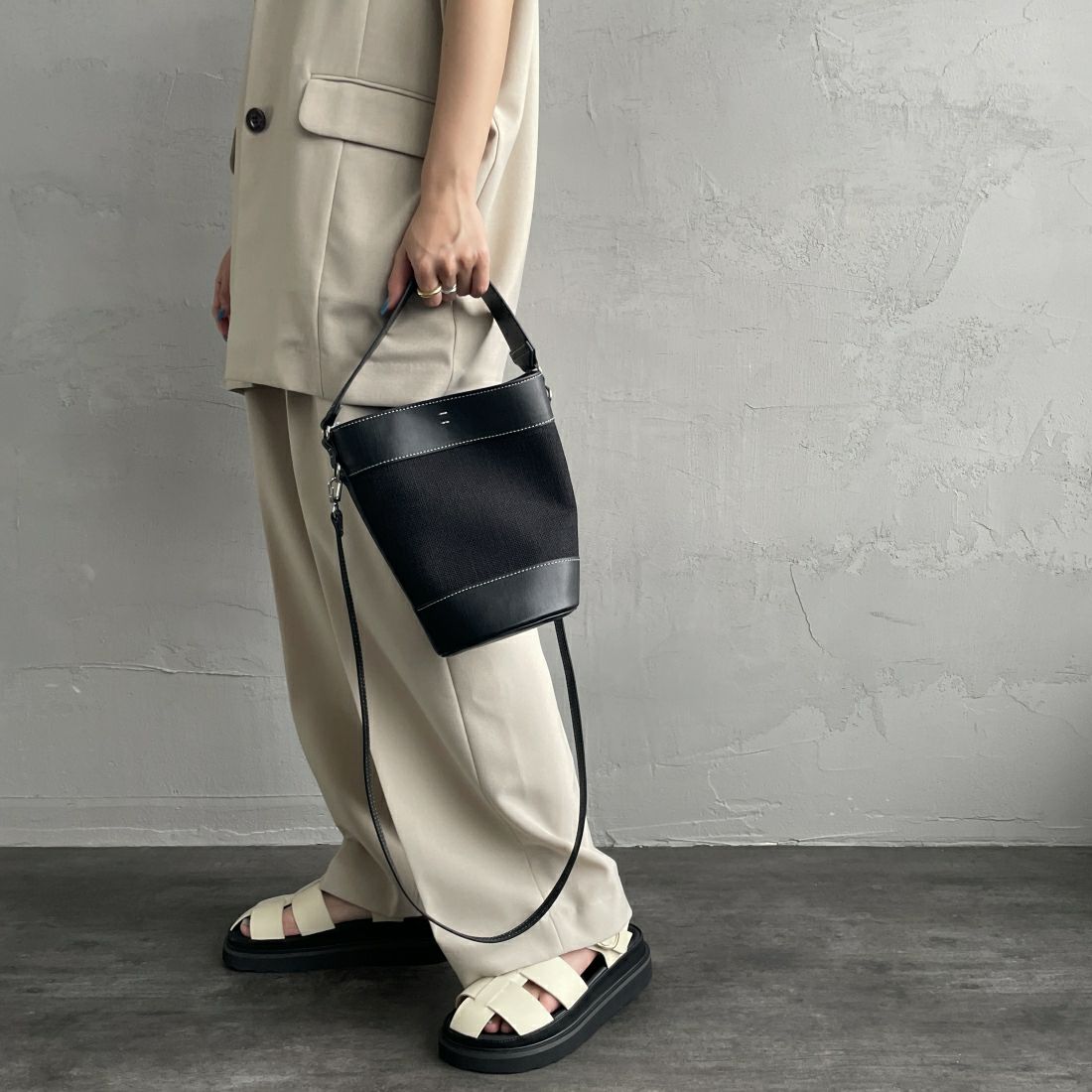 &MyuQ [アンドミューク] LUCIE ミニショルダーバッグ [MCB051] BLK/BLK