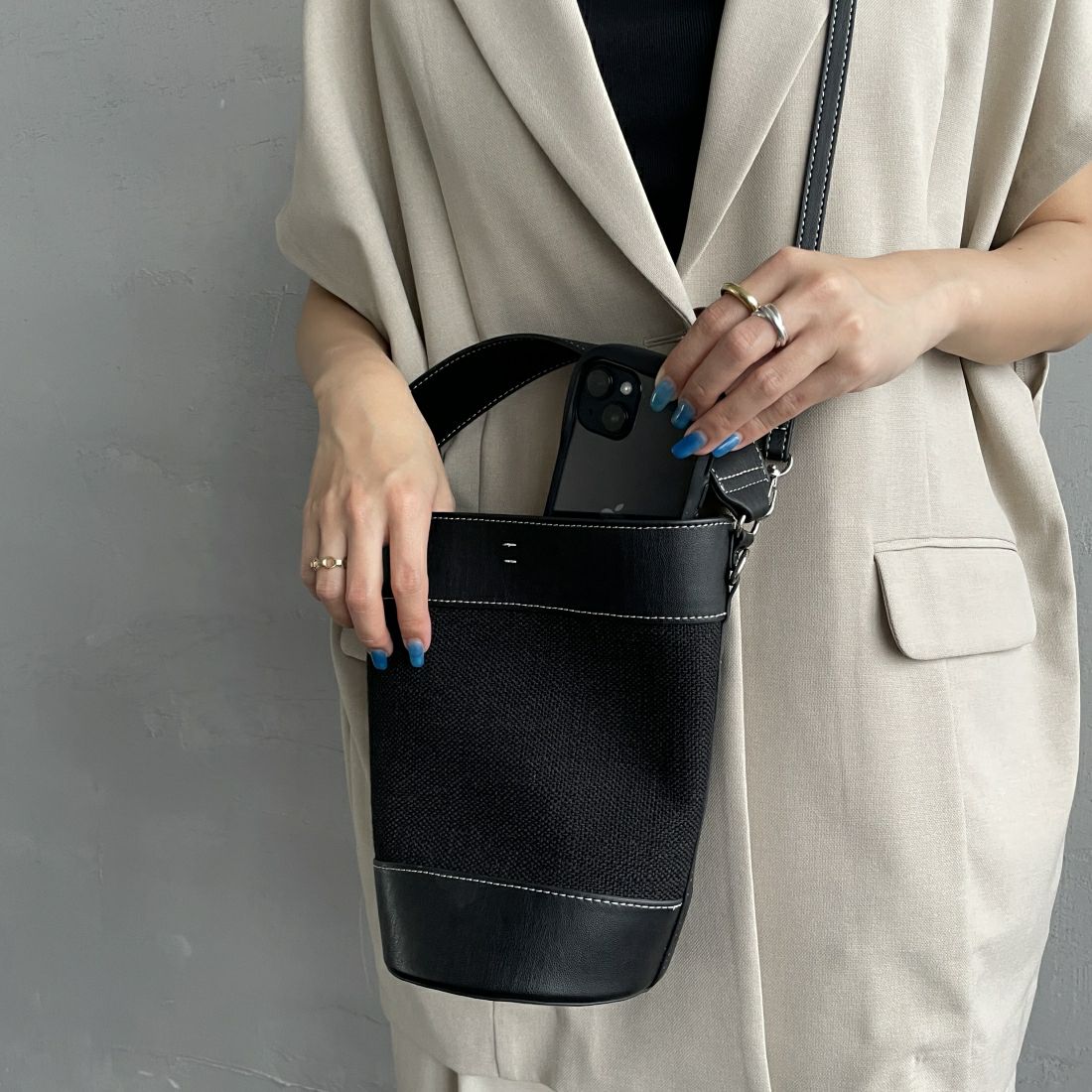 &MyuQ [アンドミューク] LUCIE ミニショルダーバッグ [MCB051] BLK/BLK