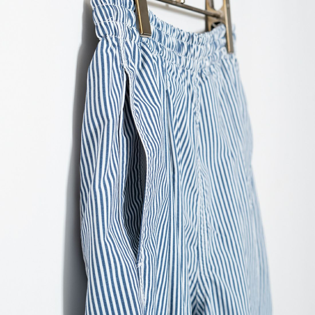 BURLAP OUTFITTER [バーラップ アウトフィッター] プリントトラックパンツ [TRACK-PANT-PRINTED] WHT/BLU ST