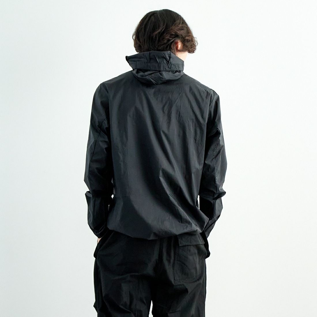 patagonia [パタゴニア] メンズ フーディニ ジャケット [24142] BLK &&モデル身長：179cm 着用サイズ：L&&