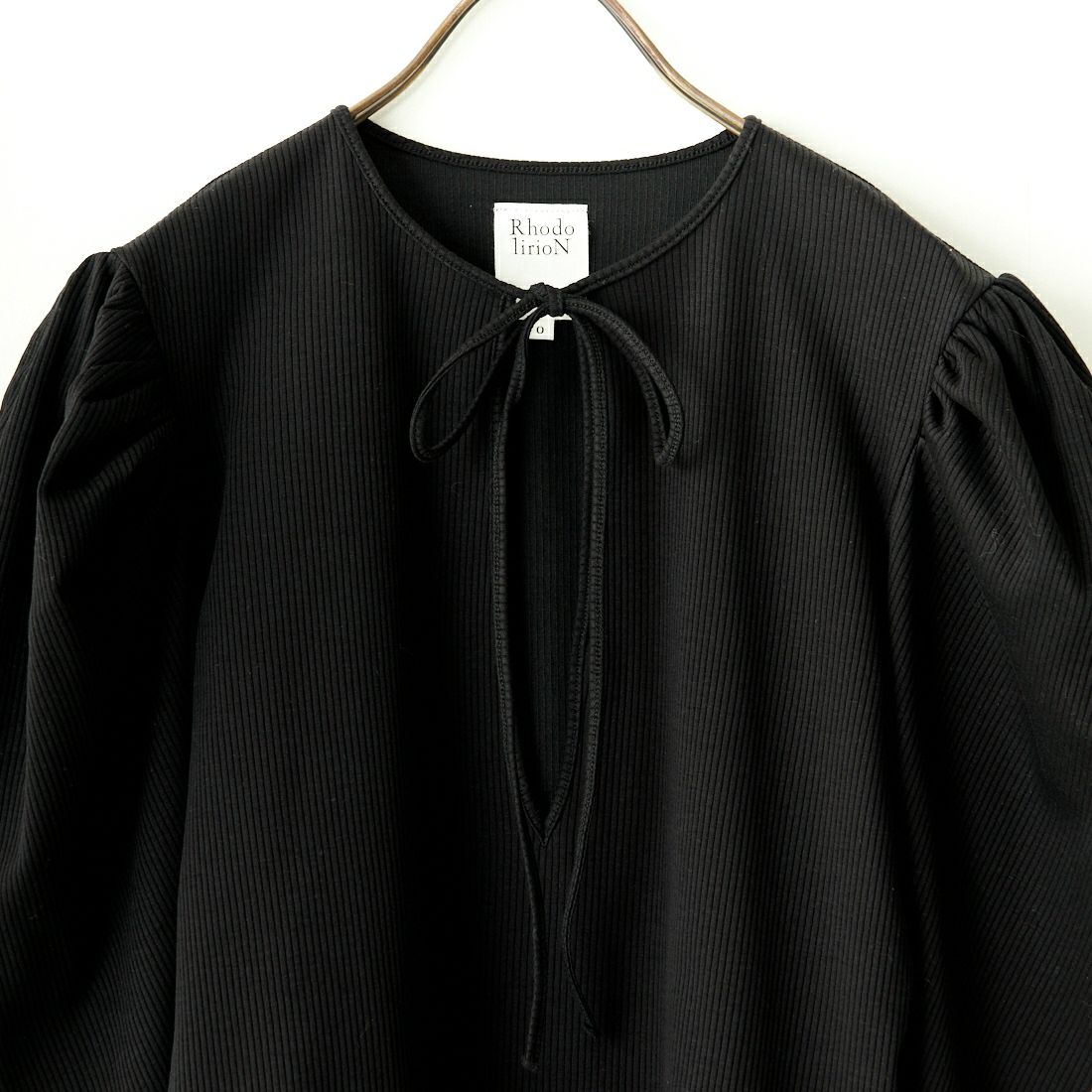 RhodolirioN [ロドリリオン] パフスリーブ リブトップス [OR775] C-BLACK