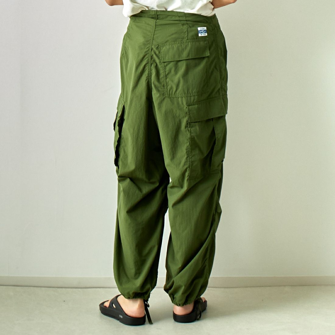 ARMY TWILL SANFORIZED [アーミーツイル サンフォライズド] ナイロンOX カーゴパンツ [AM-2415002] KHAKI &&モデル身長：167cm 着用サイズ：S&&
