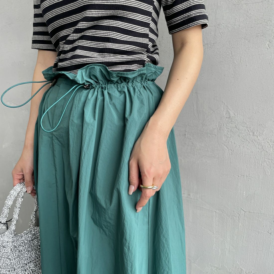 Jeans Factory Clothes [ジーンズファクトリークローズ] ドローコードギャザースカート [21241062] 060 ｸﾞﾘｰﾝ &&モデル身長：163cm 着用サイズ：F&&