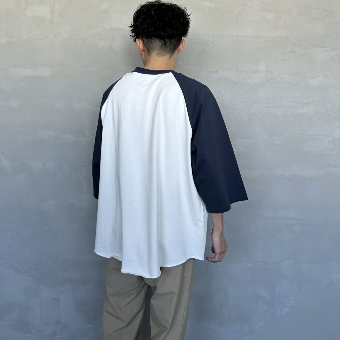 Jeans Factory Clothes [ジーンズファクトリークローズ] 20/2 ヘビーウェイトワイドベースボールTシャツ [2421-411IN] NAVY&&モデル身長：168cm 着用サイズ：L&&