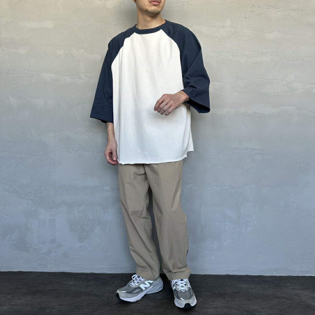Jeans Factory Clothes [ジーンズファクトリークローズ] 20/2 ヘビーウェイトワイドベースボールTシャツ [2421-411IN] NAVY&&モデル身長：168cm 着用サイズ：L&&
