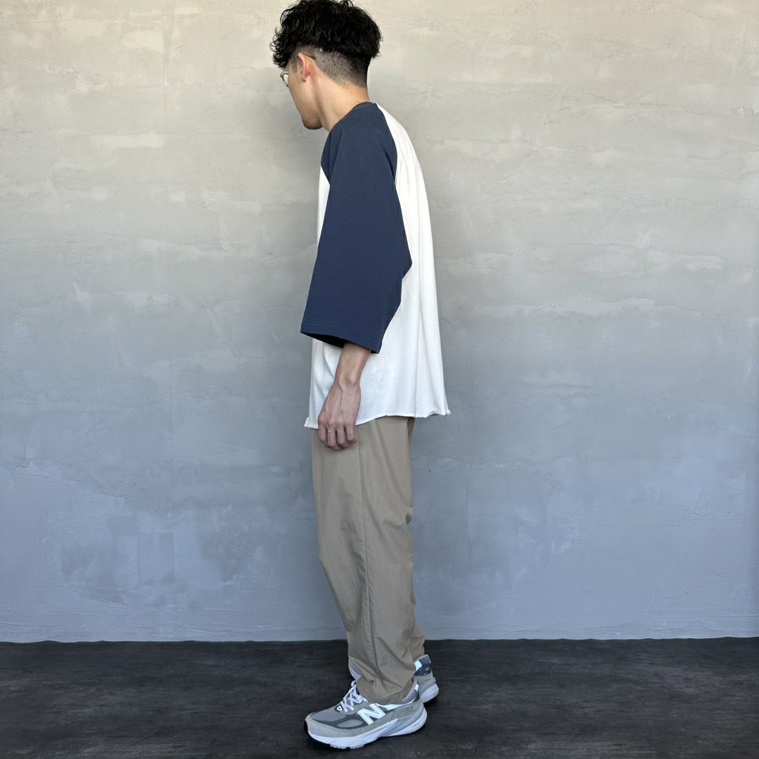 Jeans Factory Clothes [ジーンズファクトリークローズ] 20/2 ヘビーウェイトワイドベースボールTシャツ [2421-411IN] NAVY&&モデル身長：168cm 着用サイズ：L&&