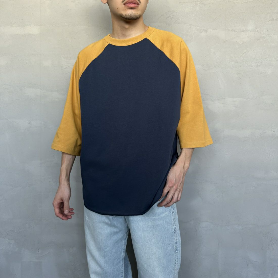 Jeans Factory Clothes [ジーンズファクトリークローズ] 20/2 ヘビーウェイトワイドベースボールTシャツ [2421-411IN] MUSTARD&&モデル身長：168cm 着用サイズ：M&&