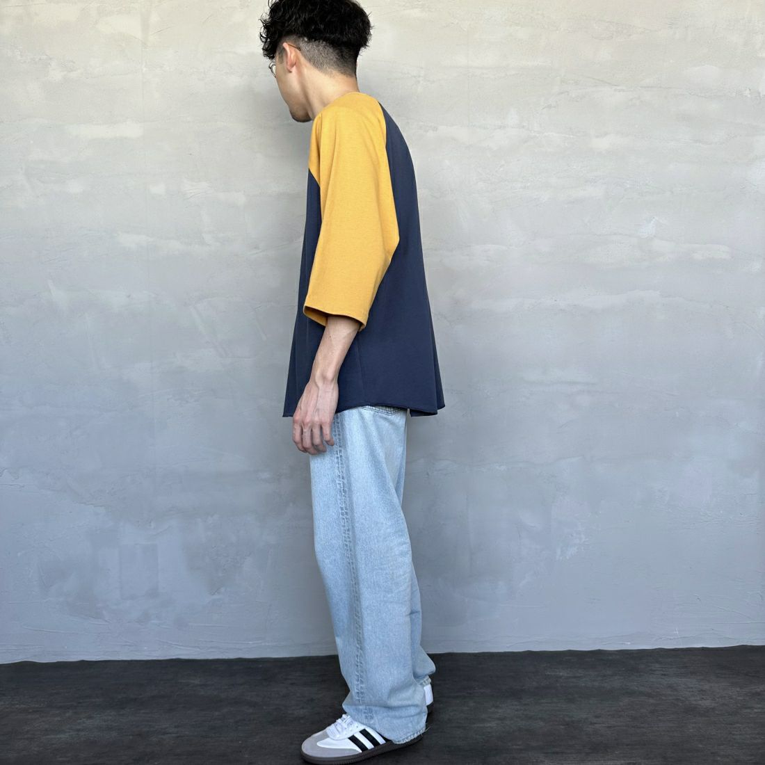 Jeans Factory Clothes [ジーンズファクトリークローズ] 20/2 ヘビーウェイトワイドベースボールTシャツ [2421-411IN] MUSTARD&&モデル身長：168cm 着用サイズ：M&&