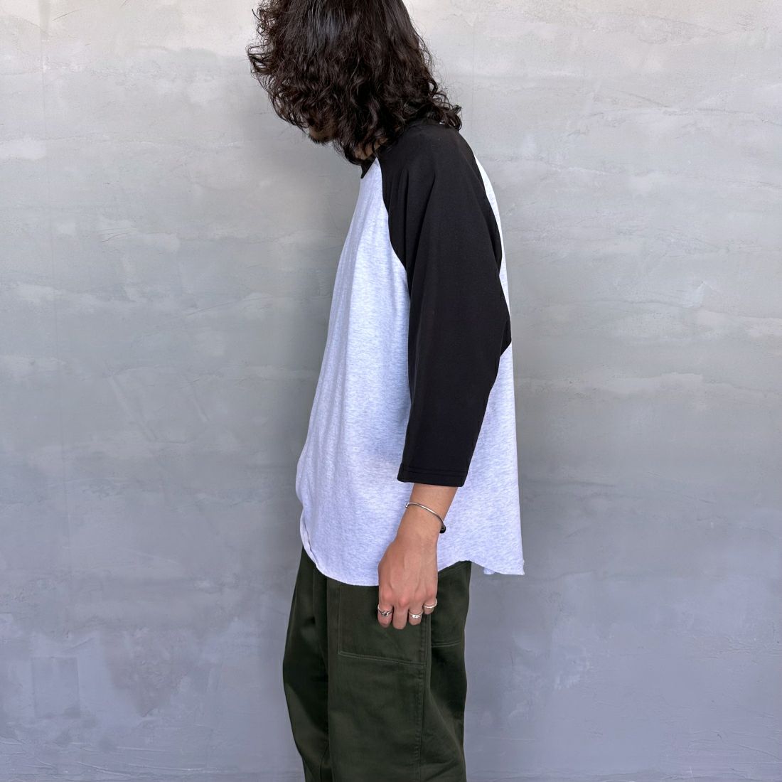 Jeans Factory Clothes [ジーンズファクトリークローズ] 20/2 ヘビーウェイトワイドベースボールTシャツ [2421-411IN] BLACK&&モデル身長：173cm 着用サイズ：L&&