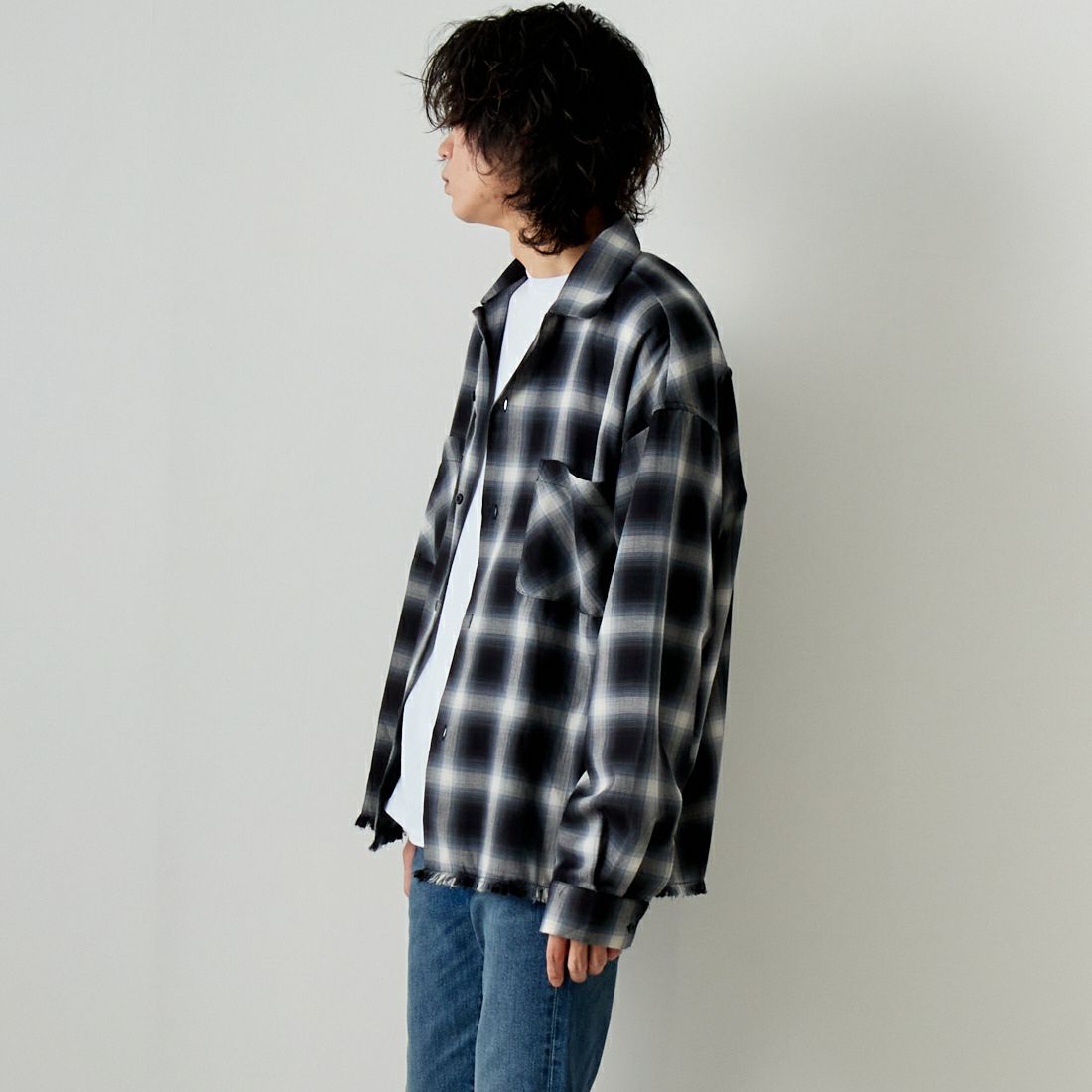Jeans Factory Clothes [ジーンズファクトリークローズ] オンブレグランジシャツ [JFC-241-015] BLK &&モデル身長：182cm 着用サイズ：M&&