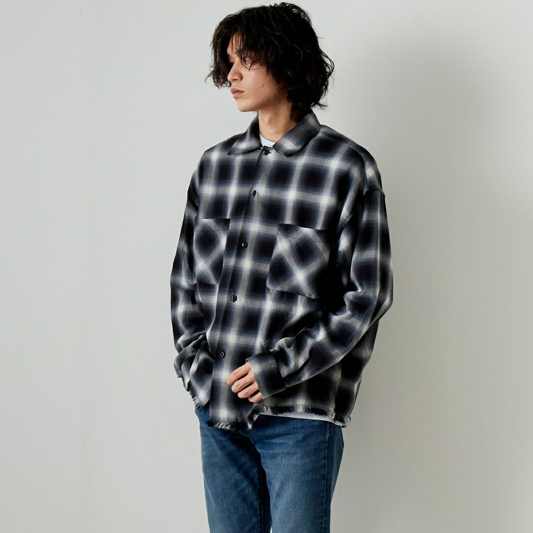 Jeans Factory Clothes [ジーンズファクトリークローズ] オンブレグランジシャツ [JFC-241-015] BLK &&モデル身長：182cm 着用サイズ：M&&