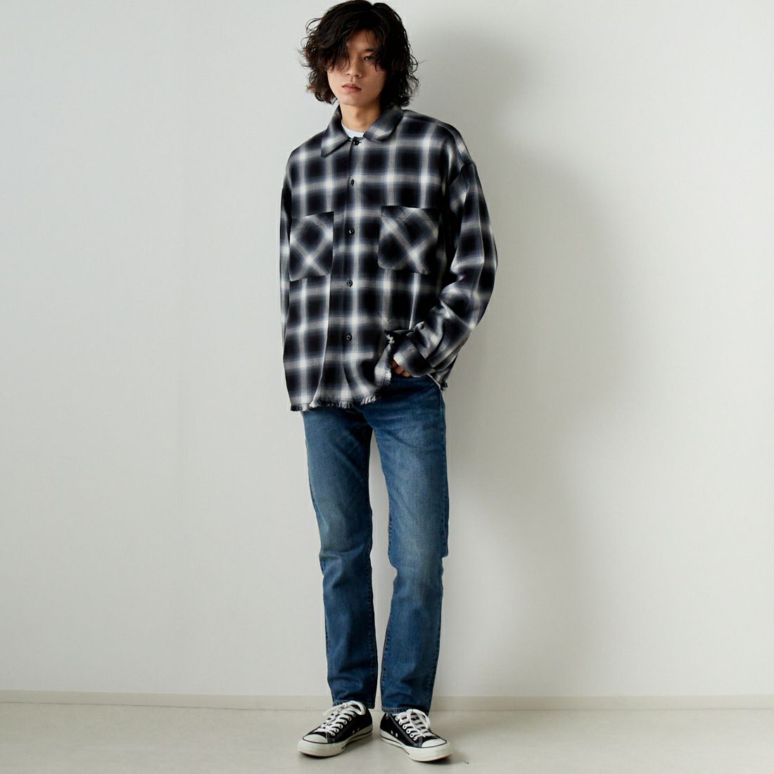 Jeans Factory Clothes [ジーンズファクトリークローズ] オンブレグランジシャツ [JFC-241-015] BLK &&モデル身長：182cm 着用サイズ：M&&