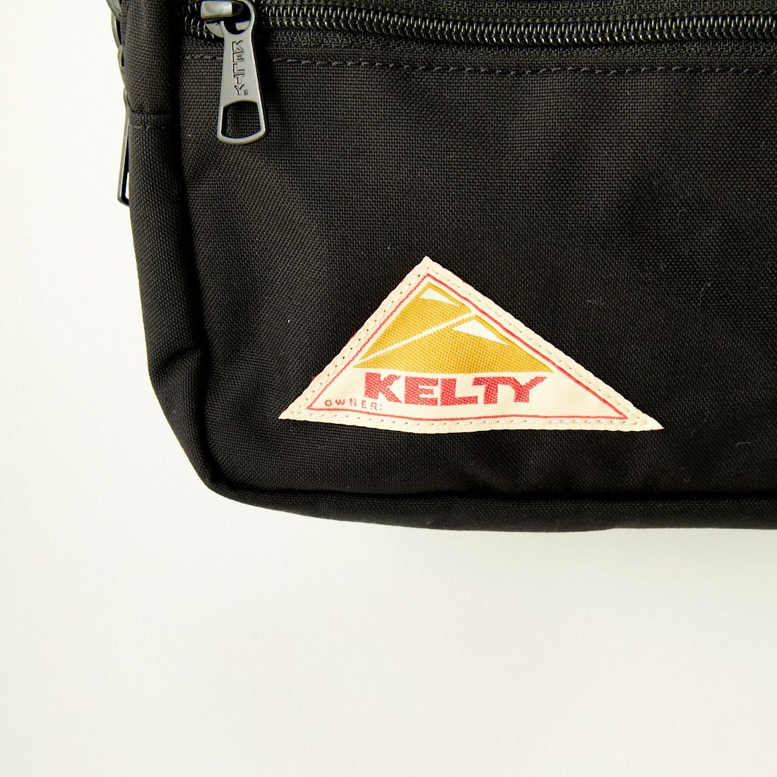 KELTY [ケルティ] レクタングル ジップショルダーバッグ [32592155] BLACK