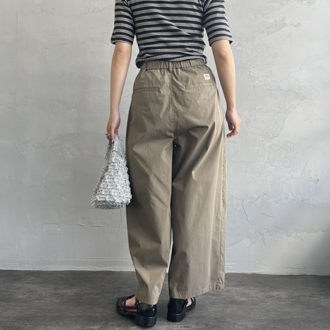 DANTON [ダントン] 2TUCK WIDE PANTS [DT-E0170CPY] TAUPE &&モデル身長：163cm 着用サイズ：36&&