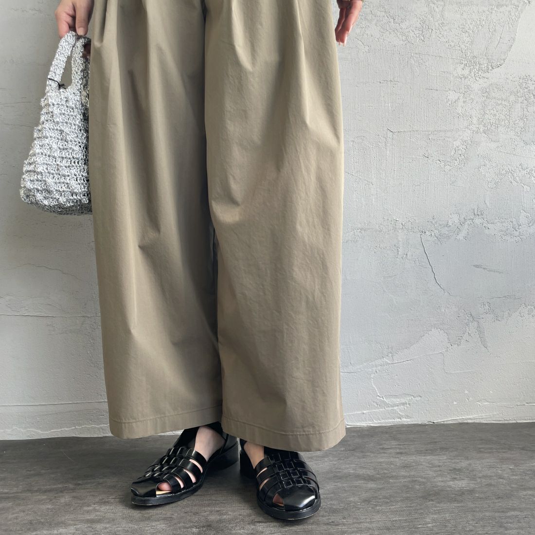 DANTON [ダントン] 2TUCK WIDE PANTS [DT-E0170CPY] TAUPE &&モデル身長：163cm 着用サイズ：36&&
