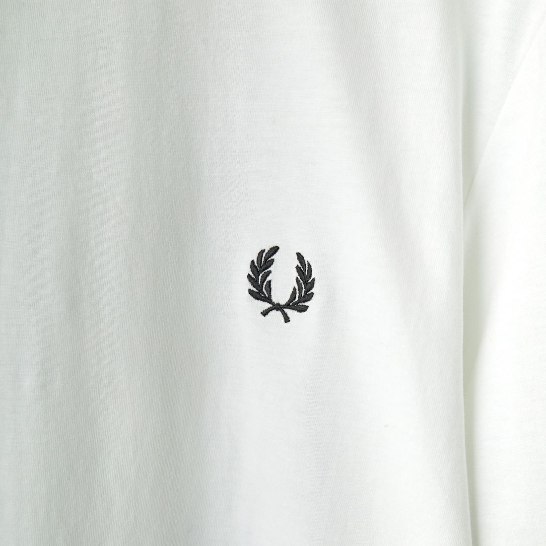 FRED PERRY [フレッドペリー]  ビックローレルリースロゴ バックプリントTシャツ [M7784-JF] 100 WHITE