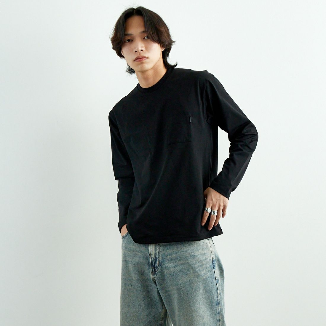 THE NORTH FACE [ザ ノースフェイス] ロングスリーブエアリーリラックスティー [NT62345] K &&モデル身長：179cm 着用サイズ：M&&