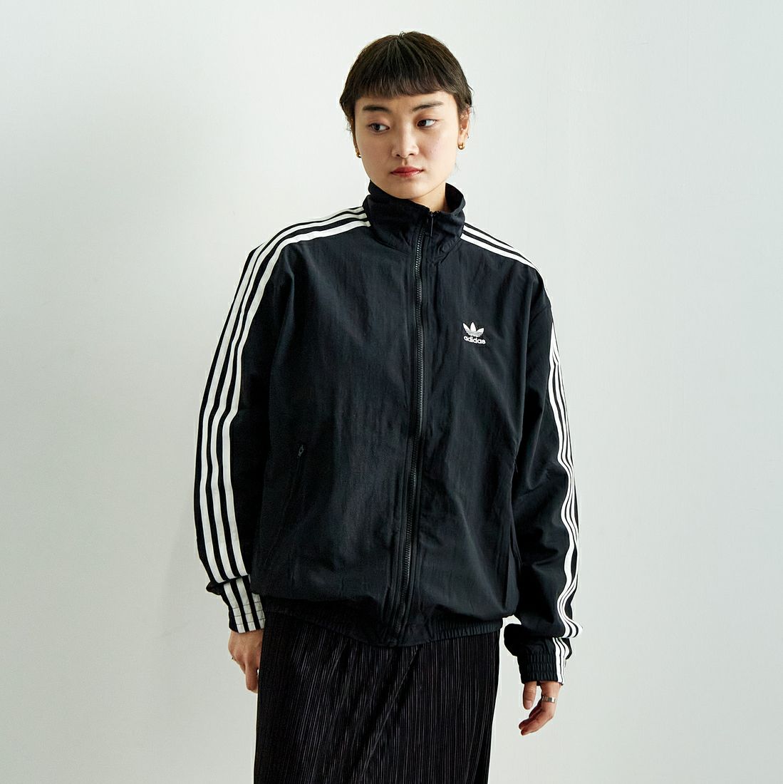 adidas Originals [アディダス オリジナルス] アディカラー ウーブン ファイヤーバードトラックジャケット [JTC68] IT2491 &&モデル身長：160cm 着用サイズ：S&&