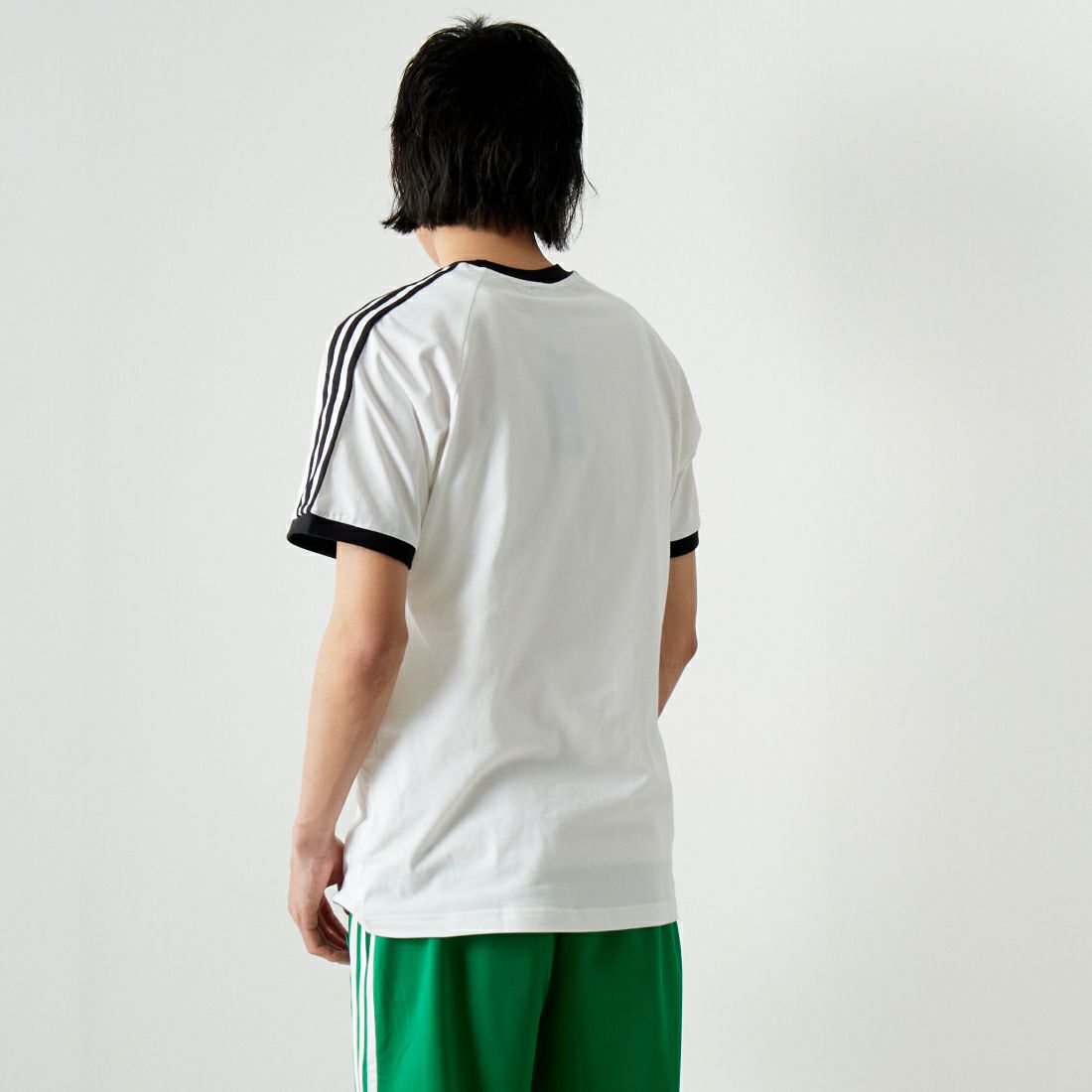 adidas Originals [アディダス オリジナルス] アディカラークラシックス スリーストライプスTシャツ [BVB48] IA4846 &&モデル身長：182cm 着用サイズ：XL&&